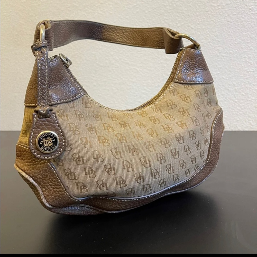 Dooney & Bourke small shoulder bag